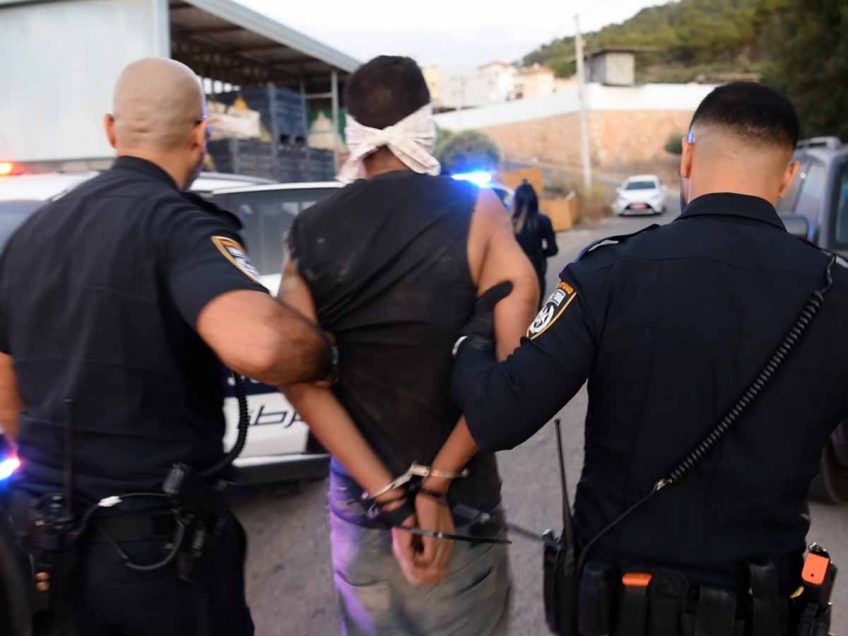 מנהרה באורך 30 מטרים: כתב אישום הוגש נגד האסירים שנמלטו מכלא גלבוע מנהרה באורך 30 מטרים: כתב אישום הוגש נגד האסירים שנמלטו מכלא גלבוע