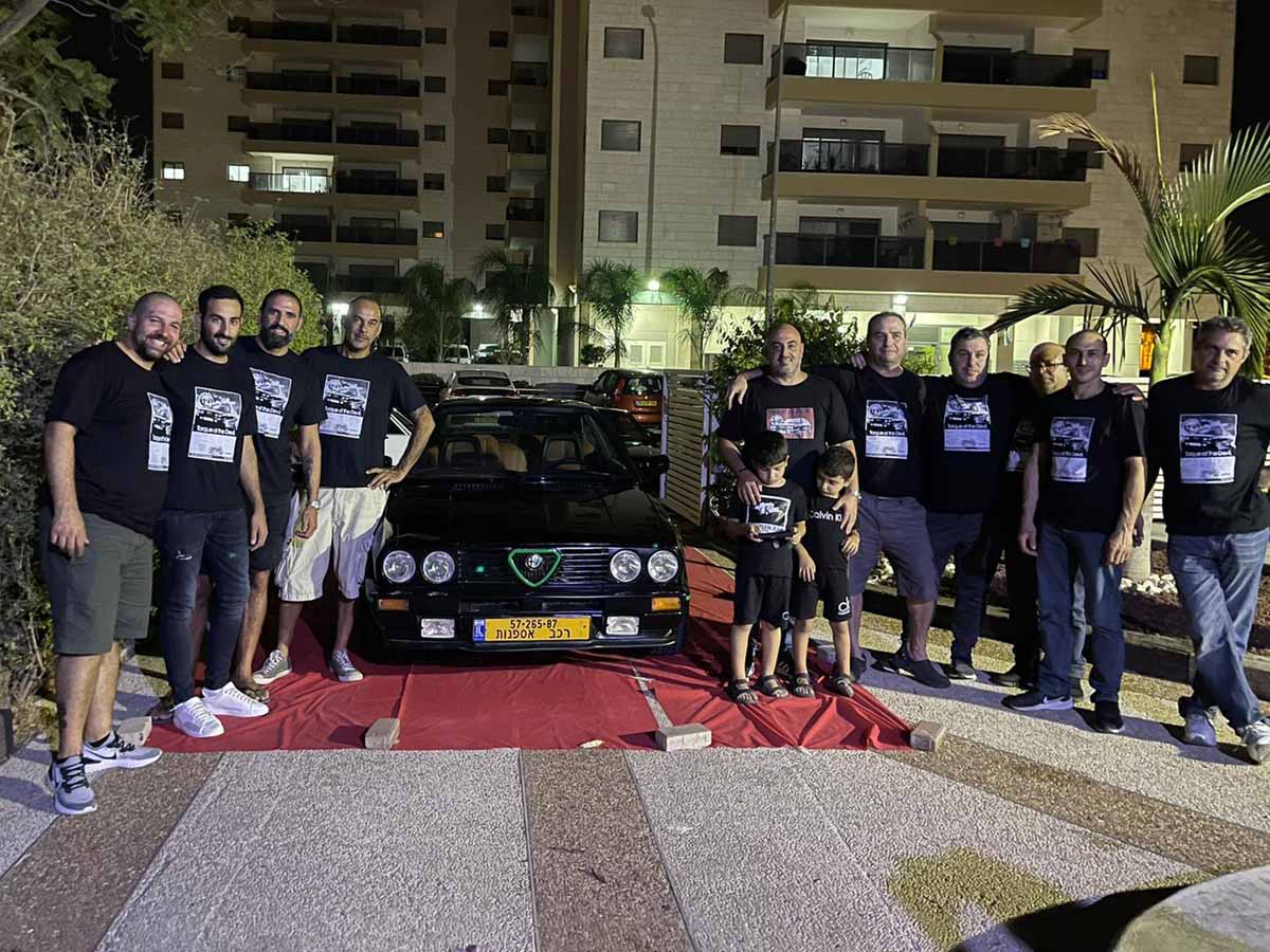חברי המועדון בביקור בביתו של עו"ד אוהד פארי, מתרשמים מהאלפט ספרינט