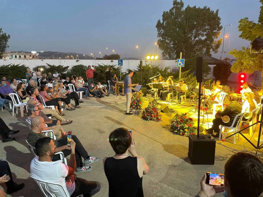 מוסיקה היא השפה של כולנו: מפגש מוזיקלי יוצא דופן במשטרת נהלל ההיסטורית מוסיקה היא השפה של כולנו: מפגש מוזיקלי יוצא דופן במשטרת נהלל ההיסטורית