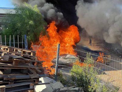 שריפה בחצר מפעל מיחזור באלון תבור