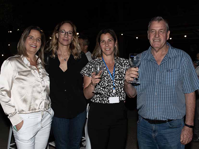 ראש המועצה אייל בצר, מנהלת מחלקת התיירות מאיה אדר קדוש, סגנית ראש המועצה דליה אייל ורינת בורז ממעוף. צילום- אבי חיימוביץ'