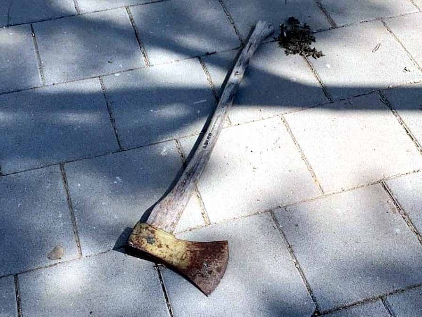 עפולה: תושב הגיע לבניין העירייה חמוש בגרזן עפולה: תושב הגיע לבניין העירייה חמוש בגרזן