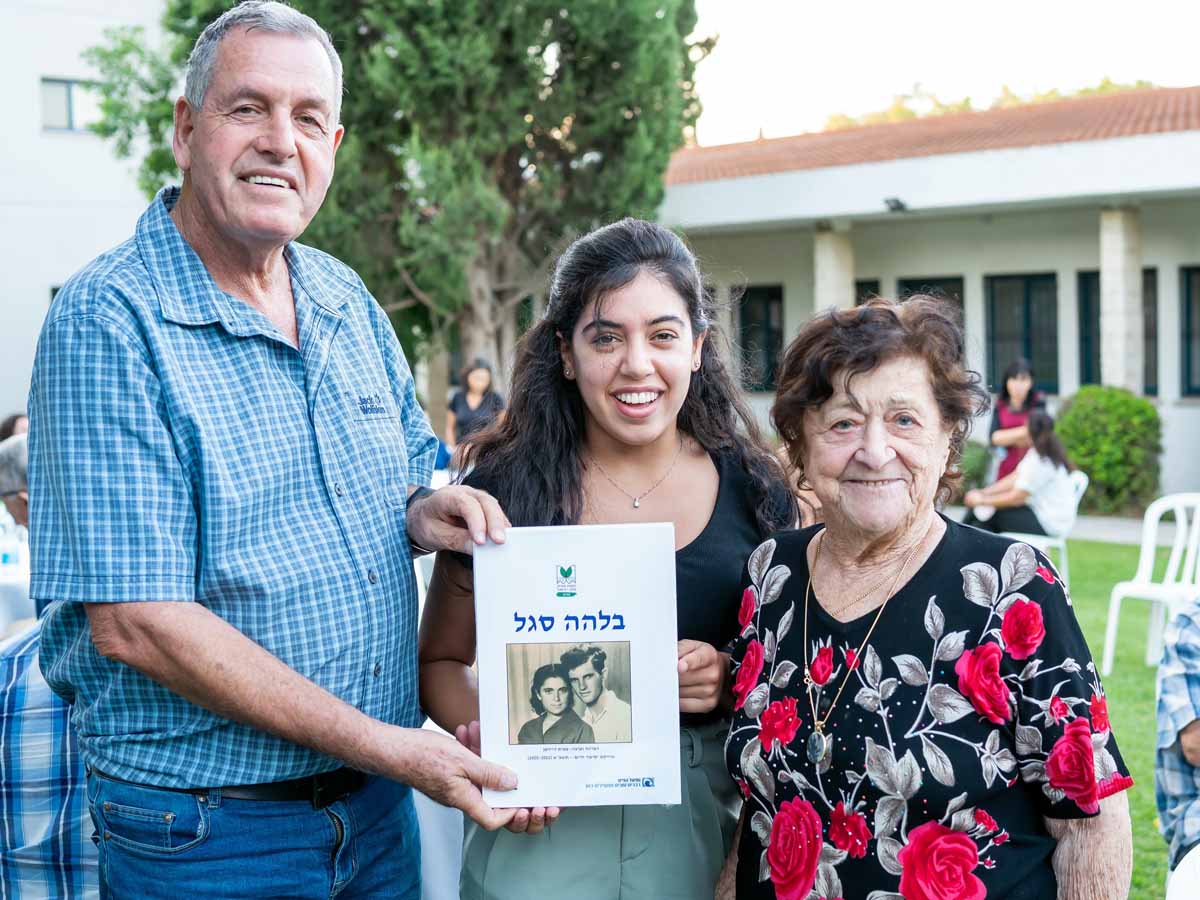 סטודנטית שהשתתפה בפרוייקט וותיקה מהעמק שאת סיפור חייה כתבה