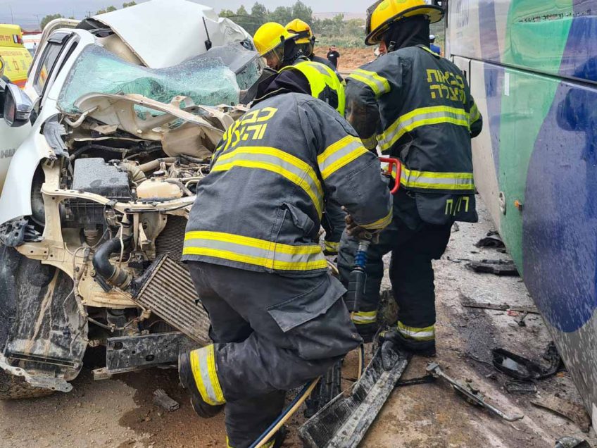סמוך לצומת השיטה: צעיר בן 18 נהרג בתאונת דרכים קשה סמוך לצומת השיטה: צעיר בן 18 נהרג בתאונת דרכים קשה