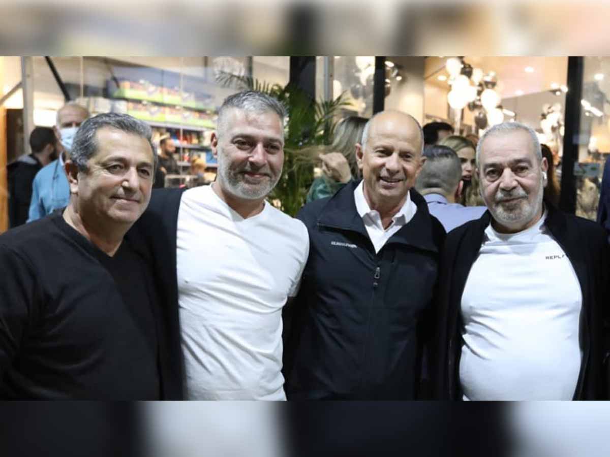 התח קצבים באירוע השקה במעמד- שוקי פחימה - בעלים נתח קצבים אבי אלקבץ - ראש עיריית עפולה יניב פחימה - בעלים נתח קצבים אלי אלפסי - מנהל סניף עפולה
